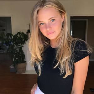 Meet your Posher, Anna viola